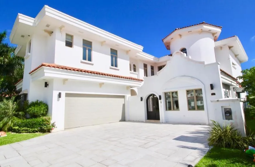 FAIRWAY ESTATES NIVEL WOW!!