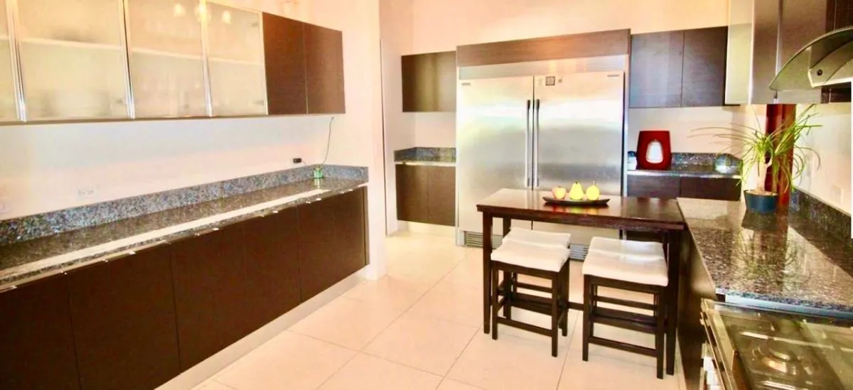FAIRWAY ESTATES NIVEL WOW!!