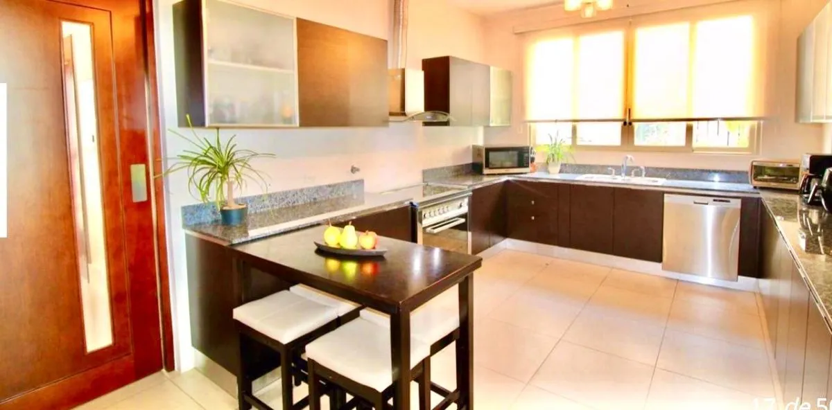 FAIRWAY ESTATES NIVEL WOW!!