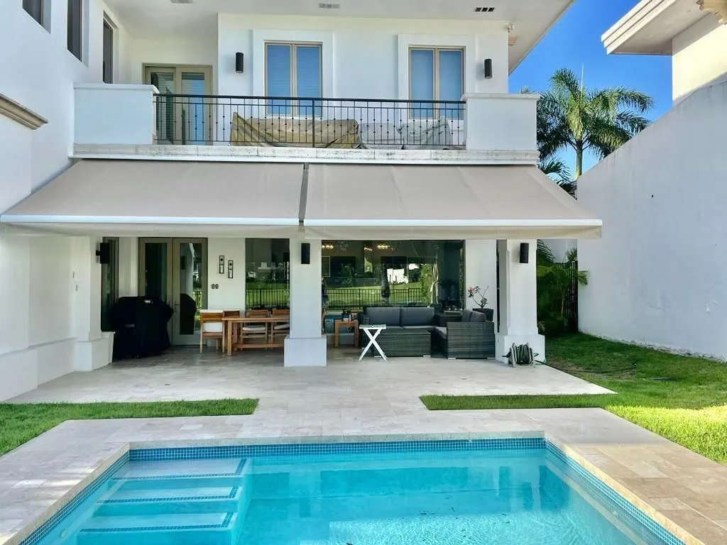 FAIRWAY ESTATES NIVEL WOW!!