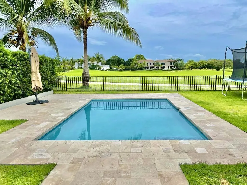 FAIRWAY ESTATES NIVEL WOW!!