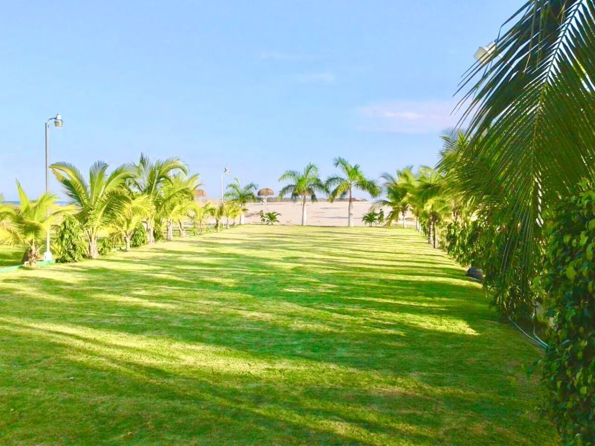 LIVING OCEANFRONT IN PLAYA BLANCA