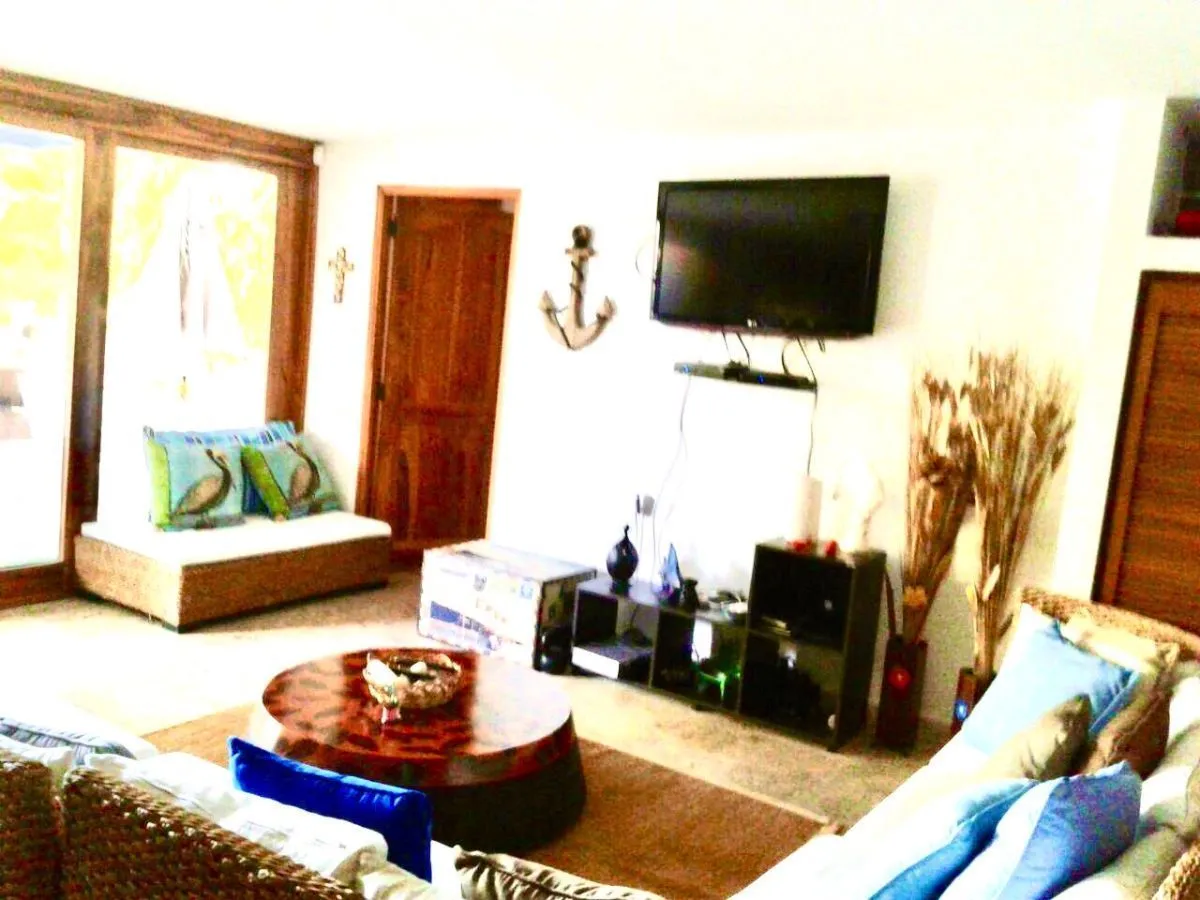 LIVING OCEANFRONT IN PLAYA BLANCA