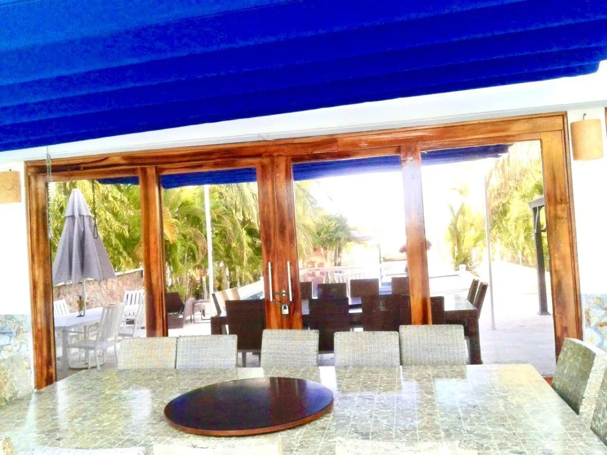 LIVING OCEANFRONT IN PLAYA BLANCA