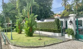 MANSION EN ALTOS DEL GOLF DE REVISTA