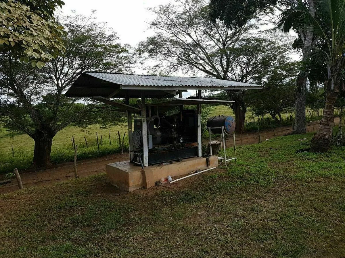 FINCA LECHERA EN EL GUAYABAL