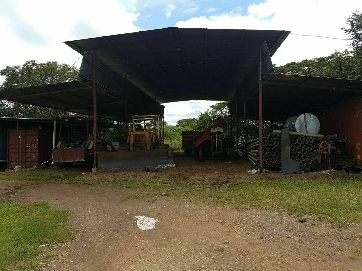 FINCA LECHERA EN EL GUAYABAL