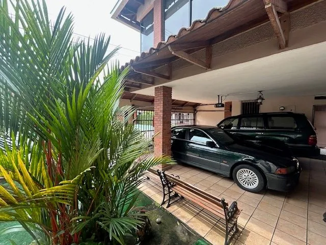 Maison unifamiliale à La Alameda à vendre