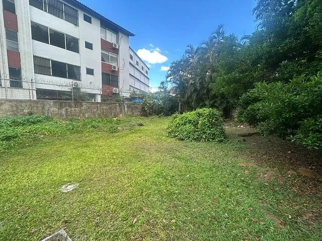 LAND SALE WITH HOUSE 1,337 M2 R2B EL CARMEN
