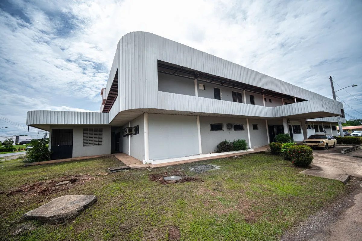 Building for sale in Aguadulce