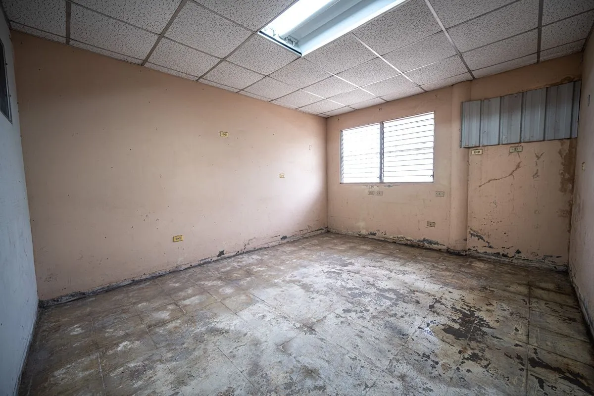 Building for sale in Aguadulce