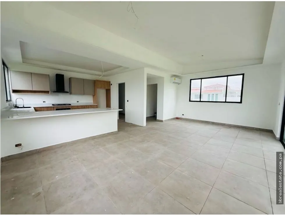 Sale of New House in Malibu Residential, Gorgona