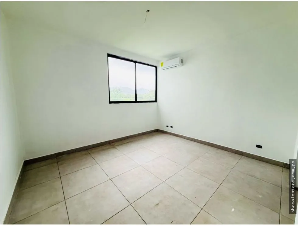 Sale of New House in Malibu Residential, Gorgona
