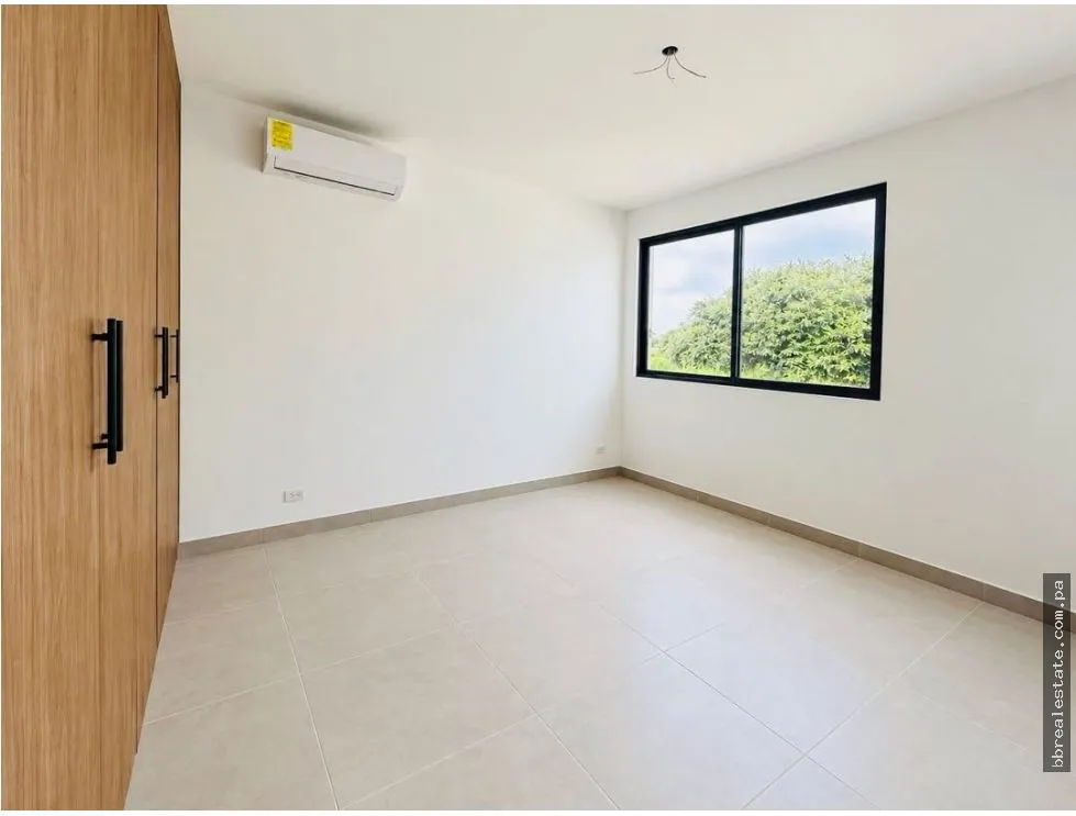 Sale of New House in Malibu Residential, Gorgona