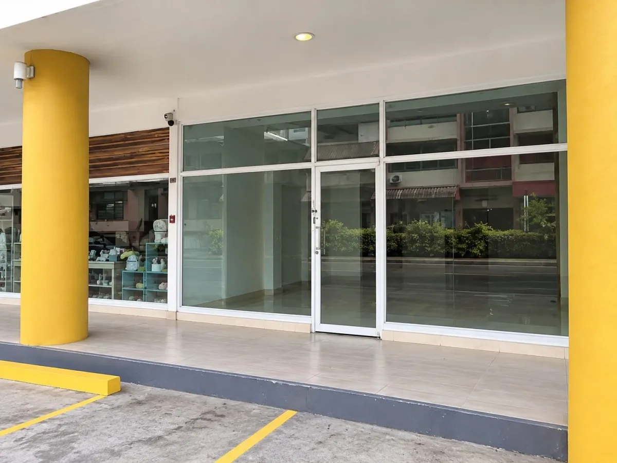 Commercial premises on the ground floor