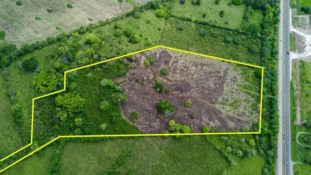 8 hectare land for sale with Pan-American Highway