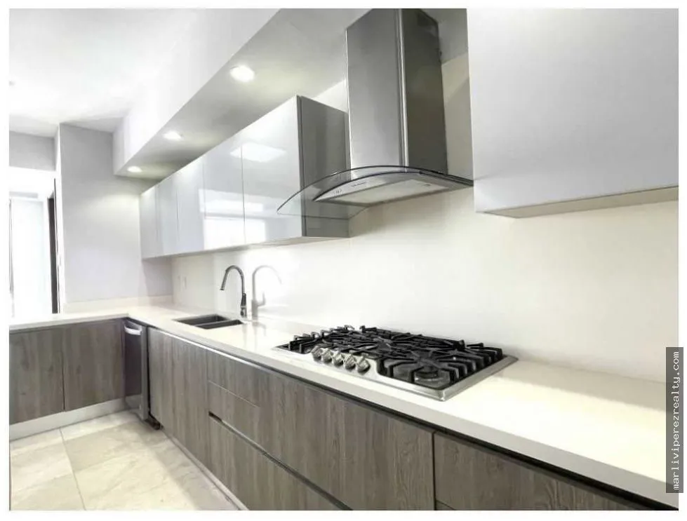3-BEDROOM APARTMENT + DEN FOR RENT IN SANTA MARIA
