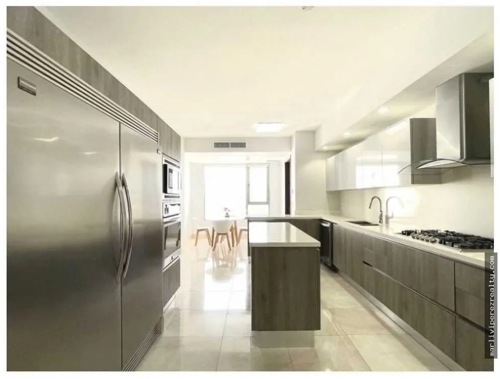 3-BEDROOM APARTMENT + DEN FOR RENT IN SANTA MARIA