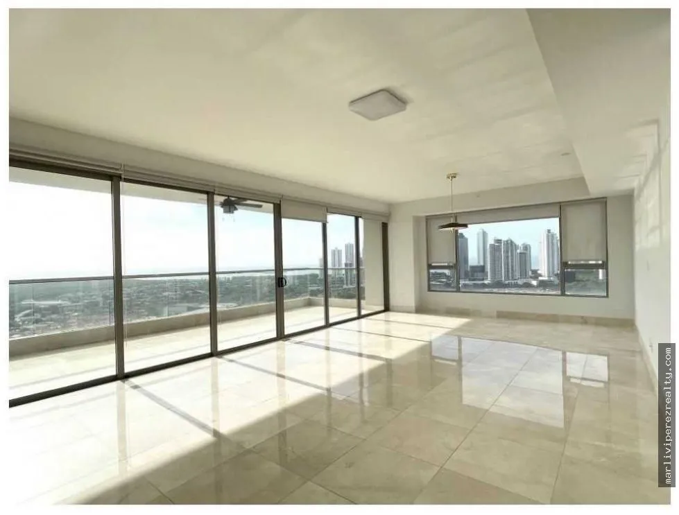 3-BEDROOM APARTMENT + DEN FOR RENT IN SANTA MARIA