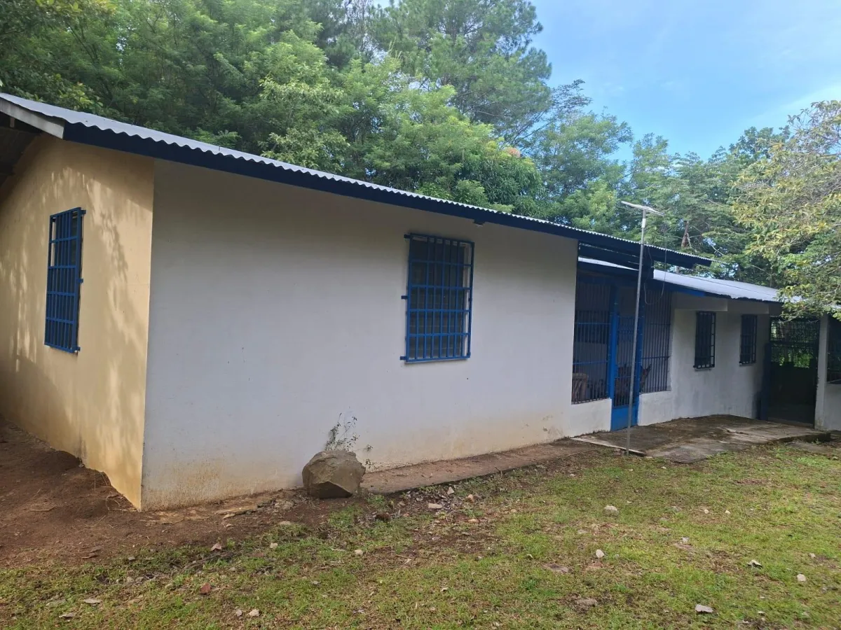 Excelente terreno con mejoras vía El Valle