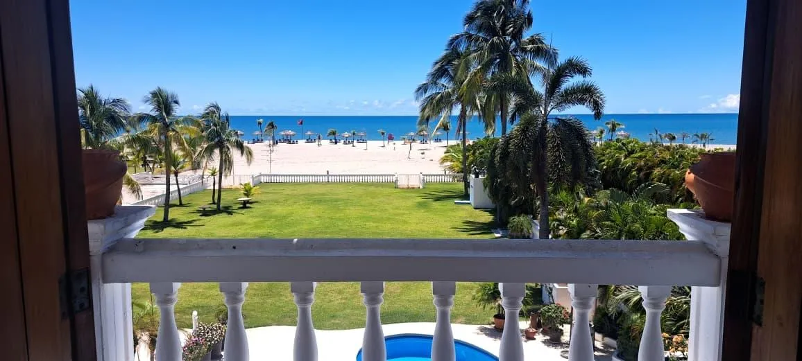 VILLA DÚPLEX FRENTE AL MAR EN PLAYA BLANCA
