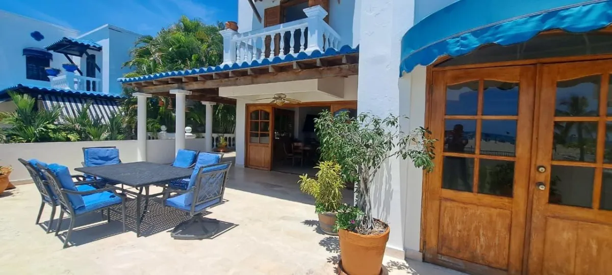 VILLA DÚPLEX FRENTE AL MAR EN PLAYA BLANCA