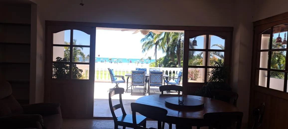 VILLA DÚPLEX FRENTE AL MAR EN PLAYA BLANCA