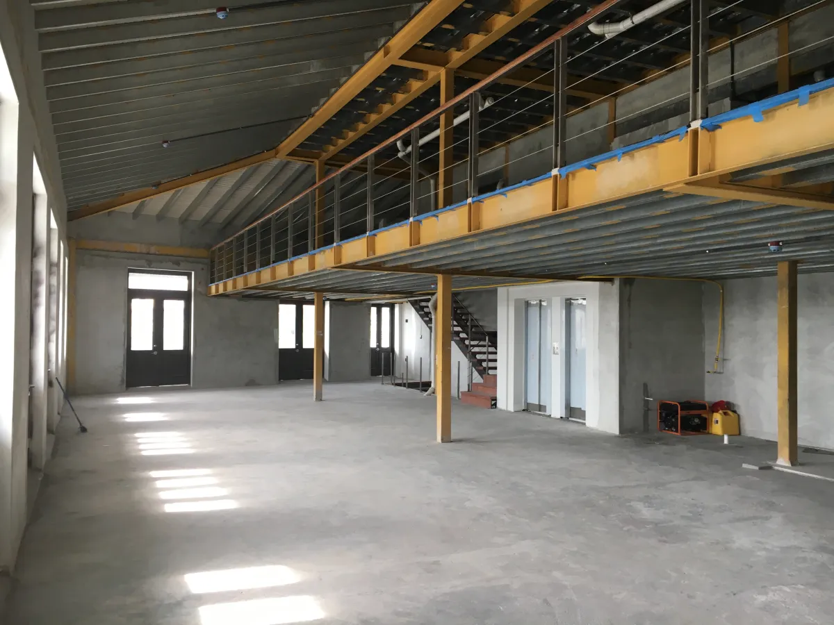 Espacio Comercial 4 Niveles, Acceso Principal Casco Antiguo con 2 Ascensores