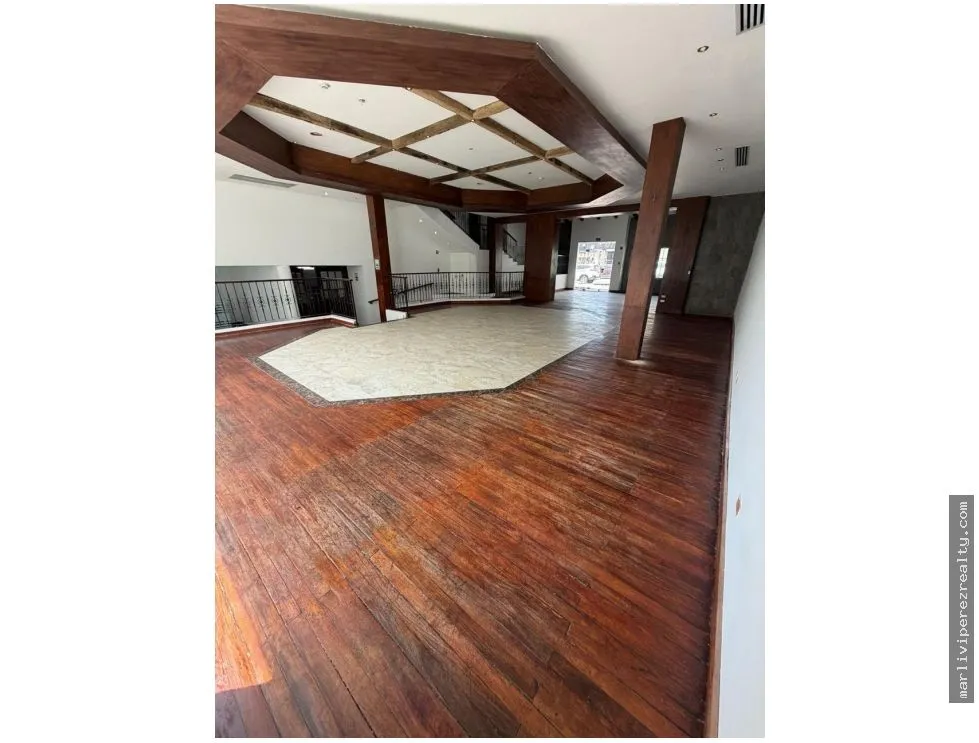 Espace commercial à El Cangrejo à louer