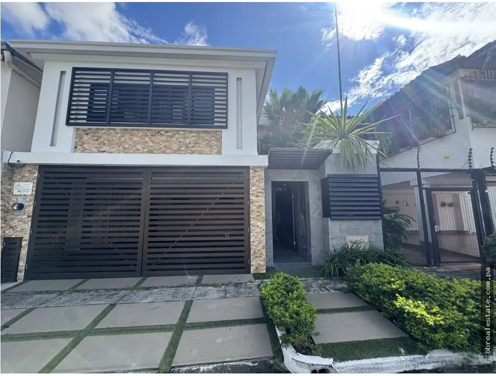 Venta de Casa en Altos del Golf
