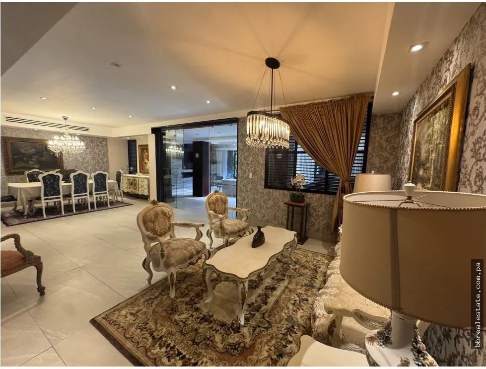 Venta de Casa en Altos del Golf