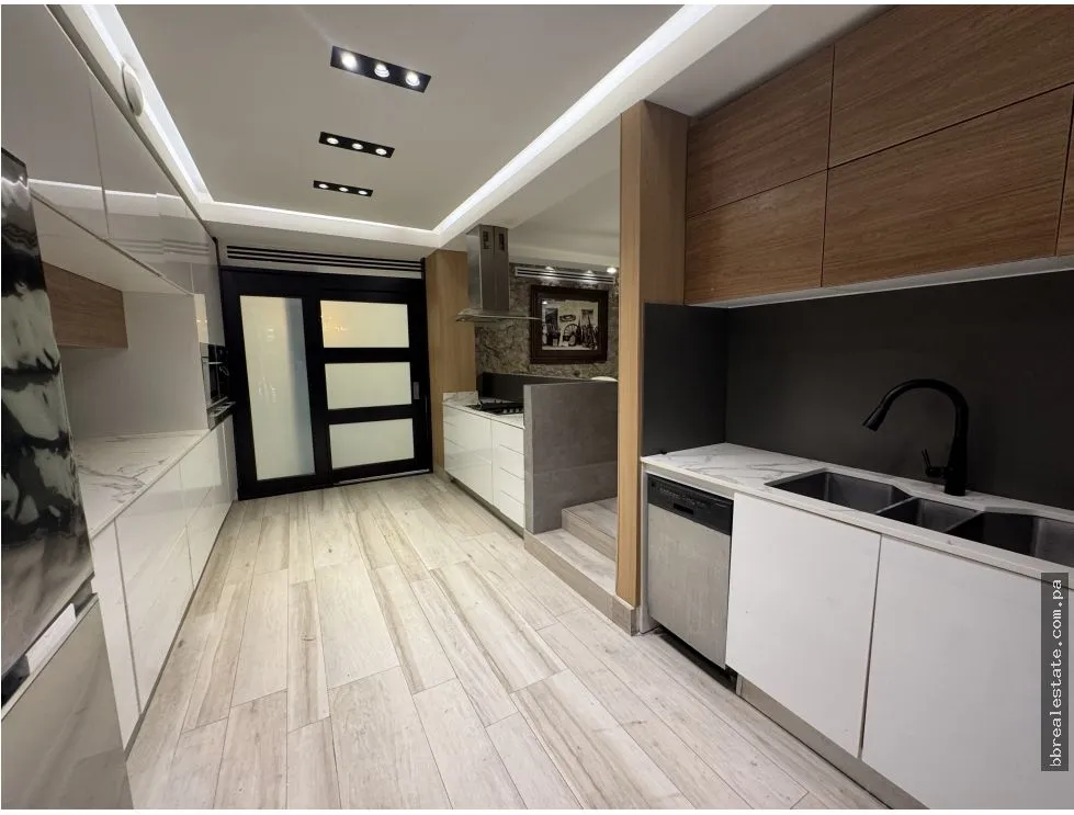Venta de Casa en Altos del Golf