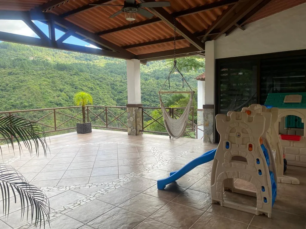 Se Alquila Casa amoblada ubicada en Altos de María