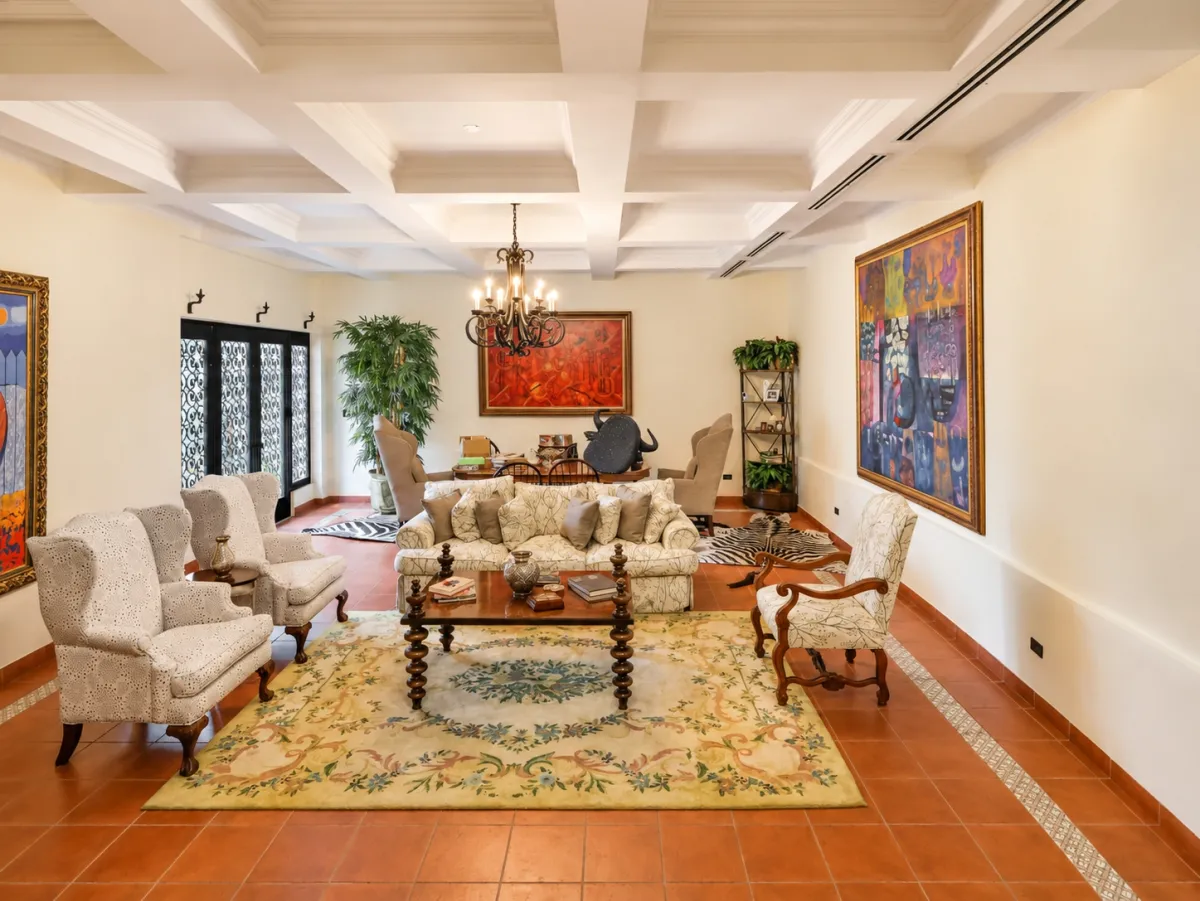Two-level house for sale in Altos del Golf