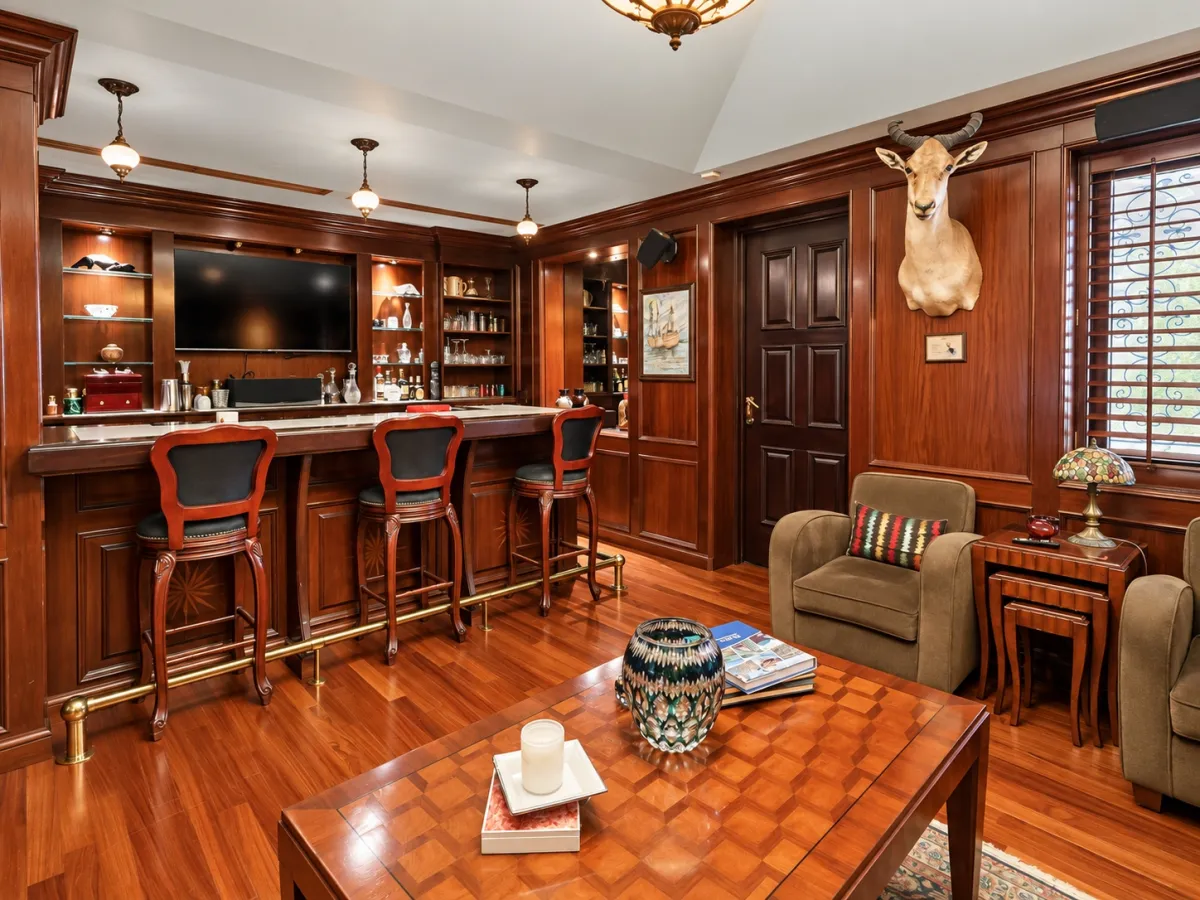 Two-level house for sale in Altos del Golf