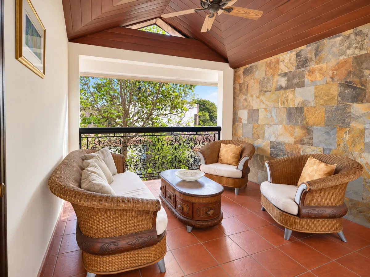 Two-level house for sale in Altos del Golf