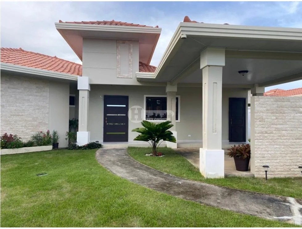 House Rental in Tagua Village, Chitré. MB