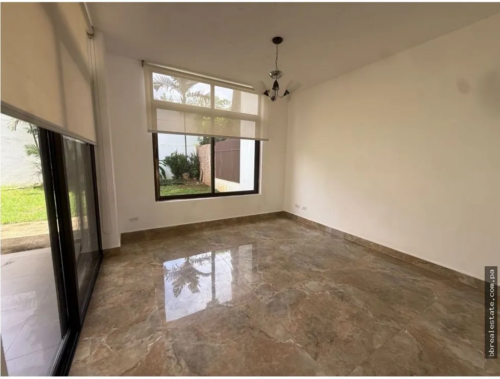 House for Sale in Puerto Madero, Costa Verde