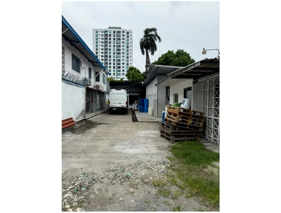 Warehouse Rental in Parque Lefevre. GM