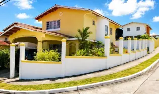 CASA EN ALQUILER EN LAS CUMBRES