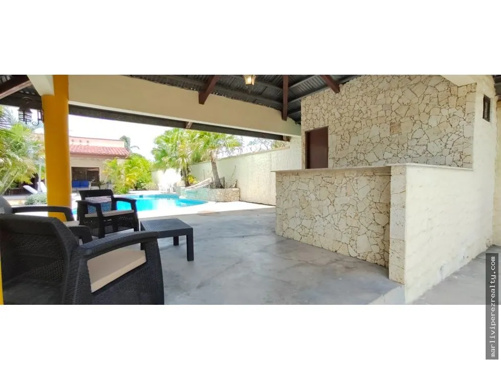 Alquiler de casa amoblada con piscina privada en Coloncito