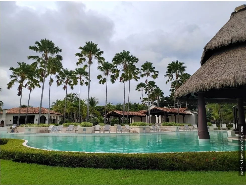 Venta de apartamento en Buenaventura con vista al lago