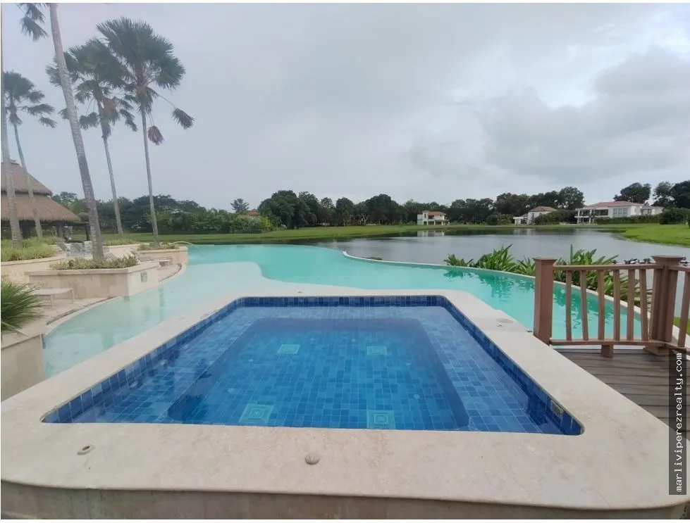 Venta de apartamento en Buenaventura con vista al lago