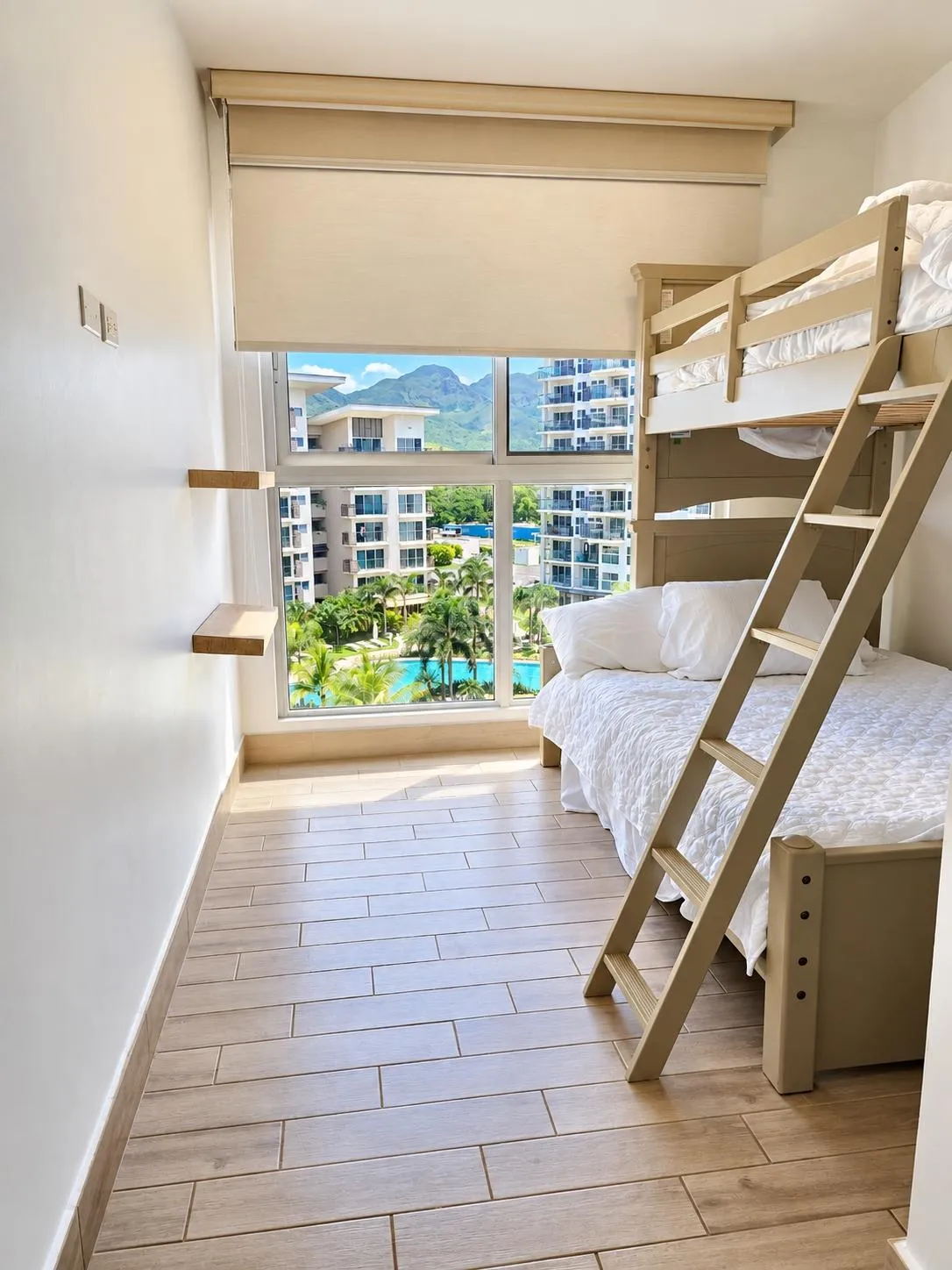 Beachfront Apartment with Beautiful Ocean Views