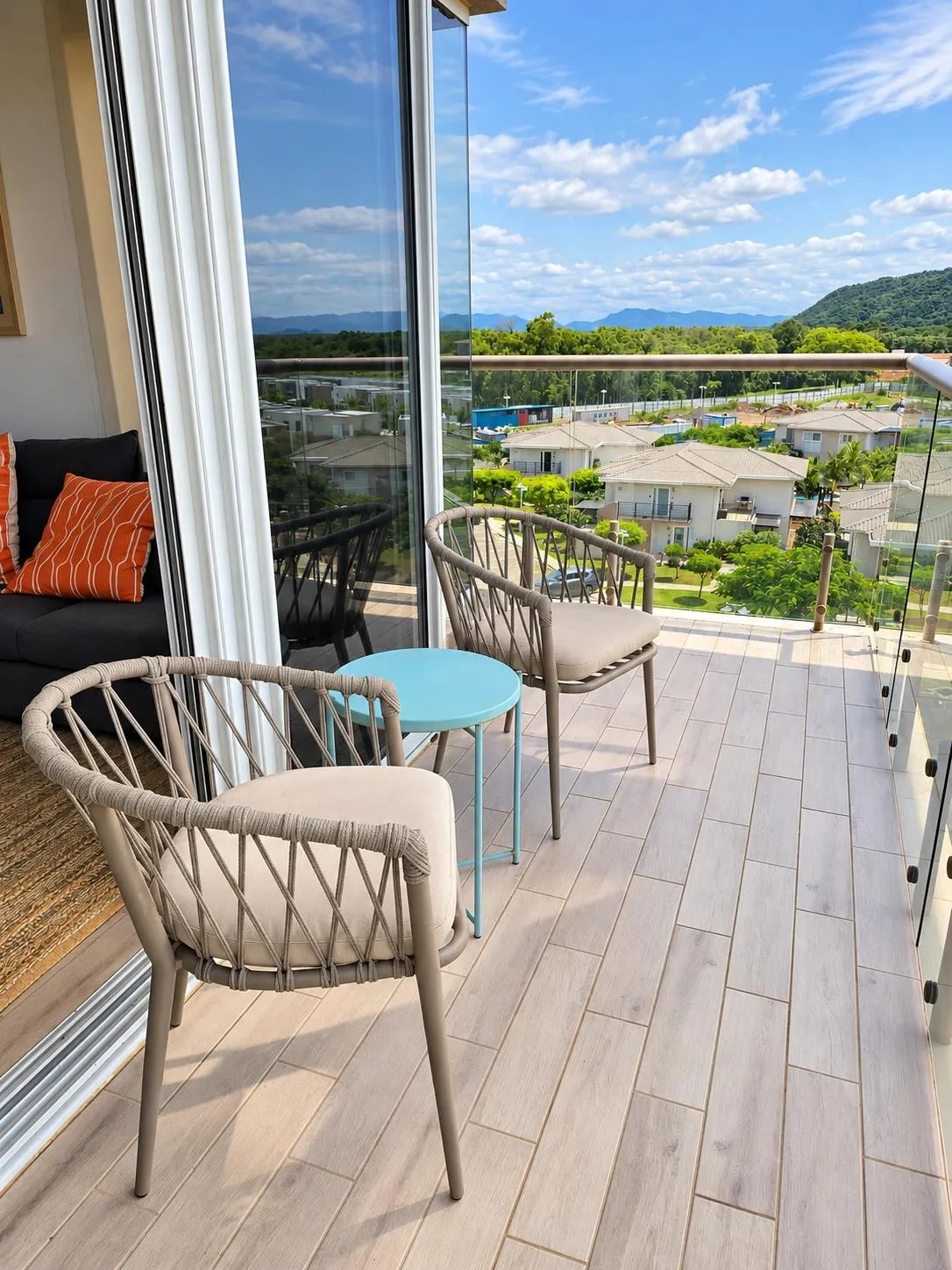 Beachfront Apartment with Beautiful Ocean Views