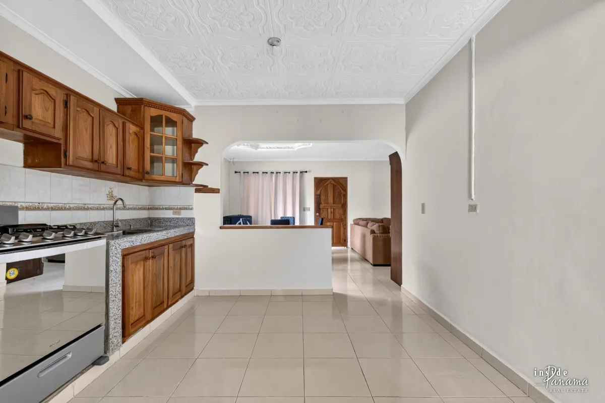 Spacious Home For Sale in Los Algarrobos Dolega