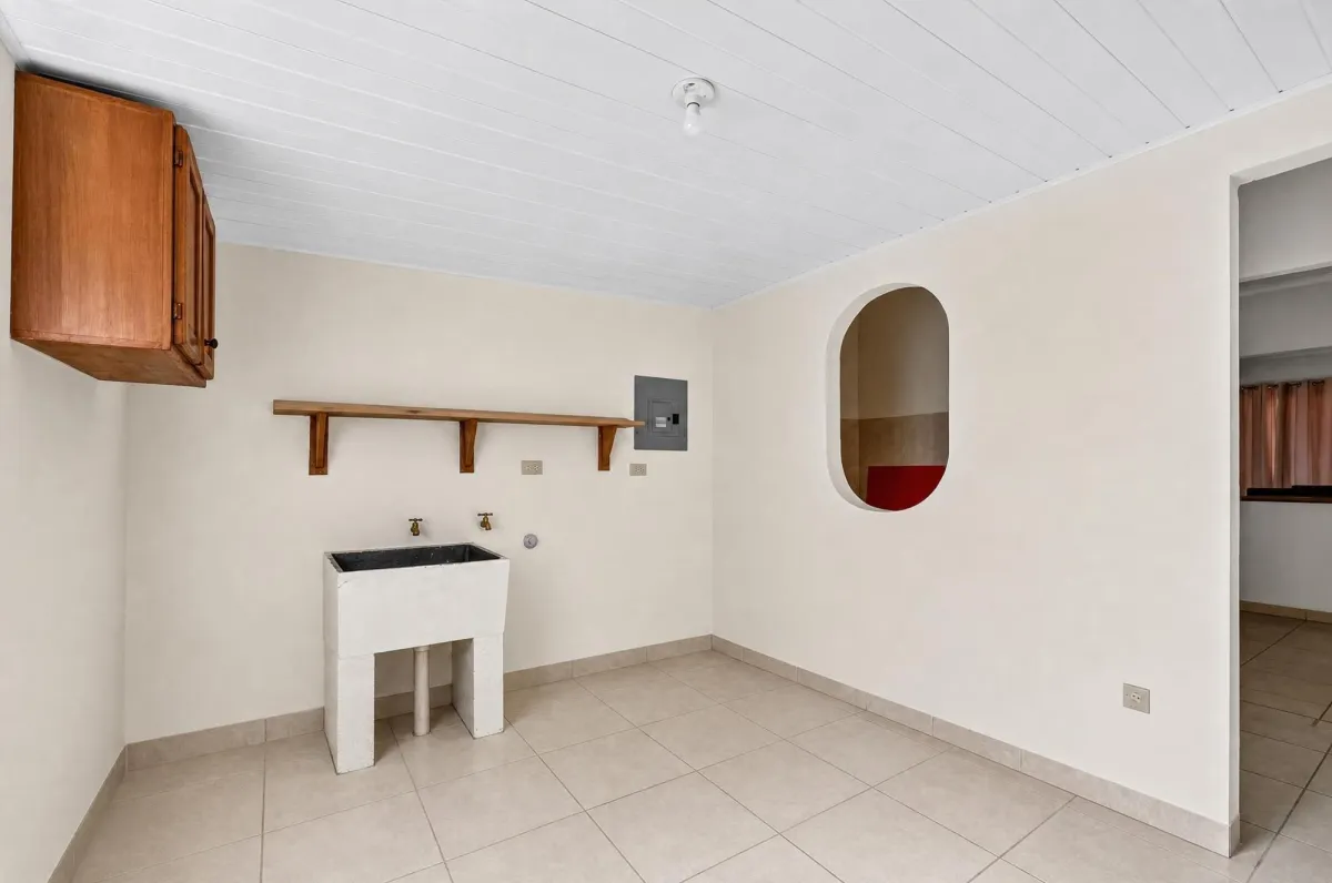 Spacious Home For Sale in Los Algarrobos Dolega