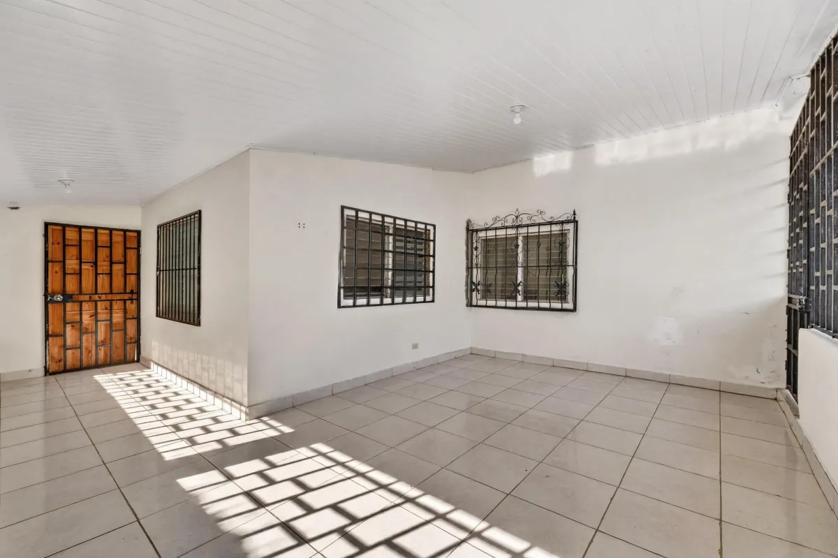 Spacious Home For Sale in Los Algarrobos Dolega
