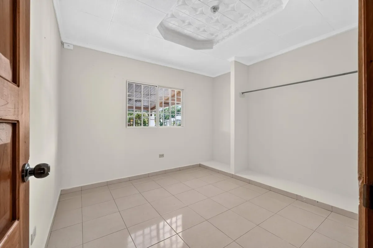 Spacious Home For Sale in Los Algarrobos Dolega