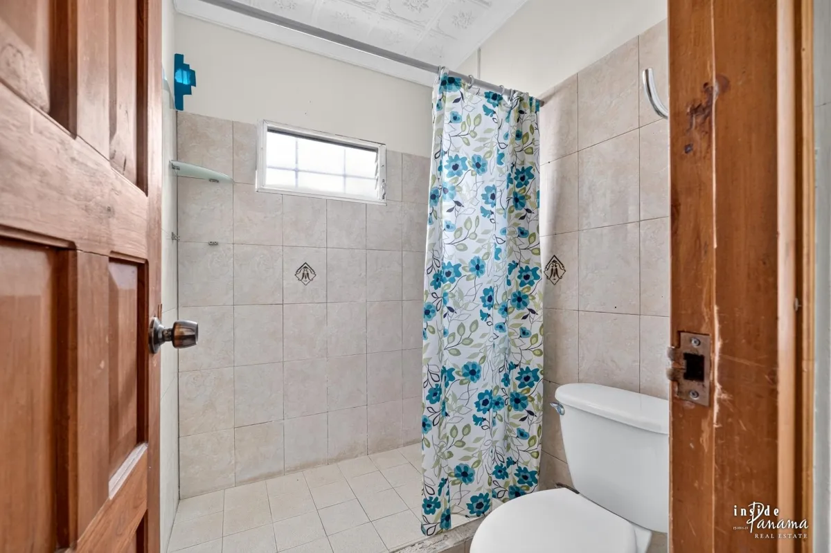 Spacious Home For Sale in Los Algarrobos Dolega